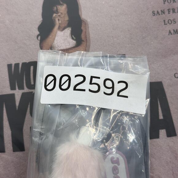 Jessie Murph Worldwide Hysteria Tour VIP Lanyard Pass Poster Keychain Set Merch - Picture 7 of 7